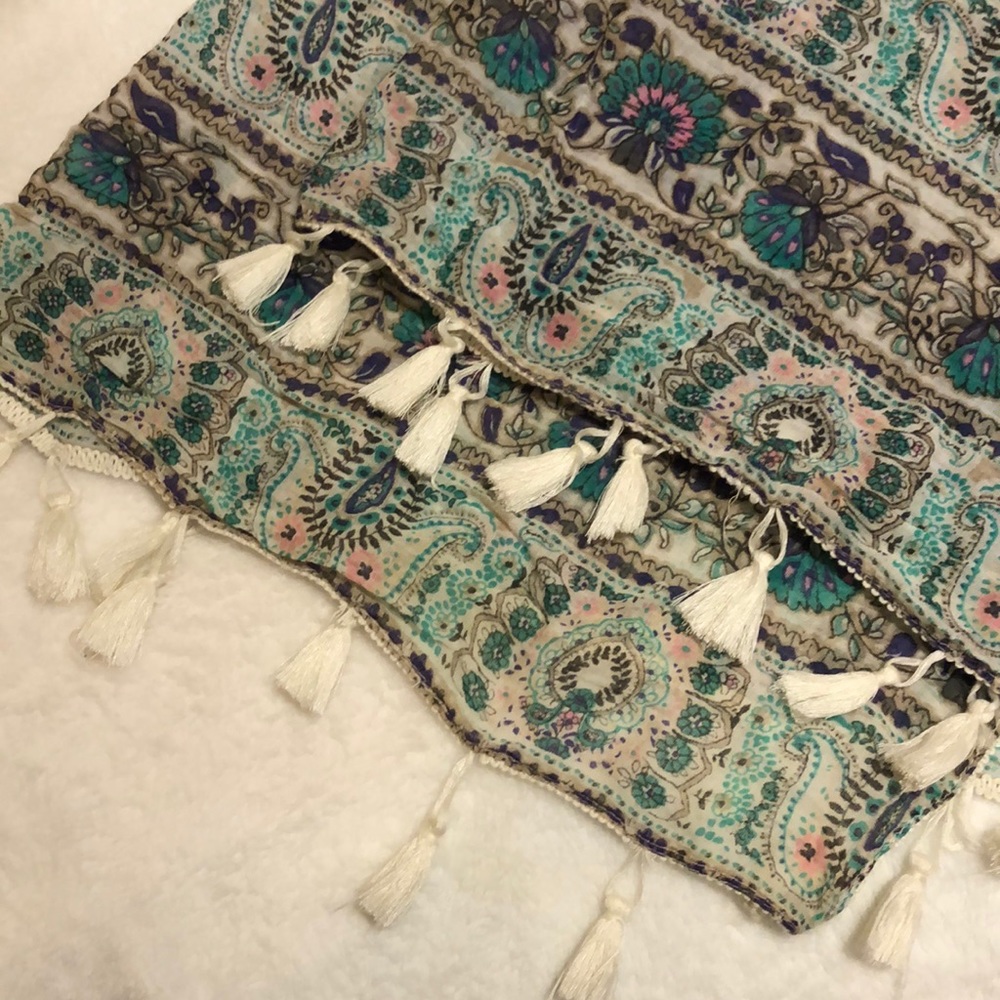 Scarf - Picture 2 of 3